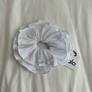 Alo Micro Plisse Scrunchie